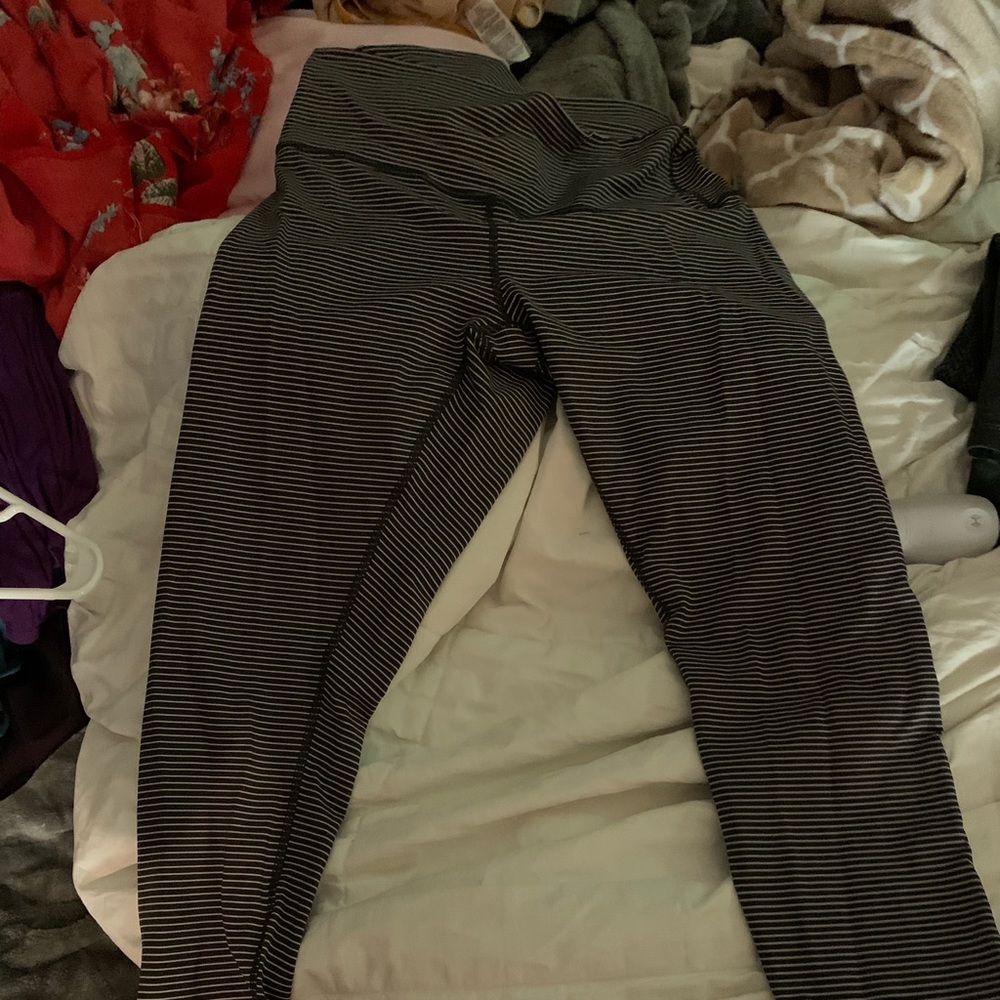 Worn once lulu lemon yoga/leggings large